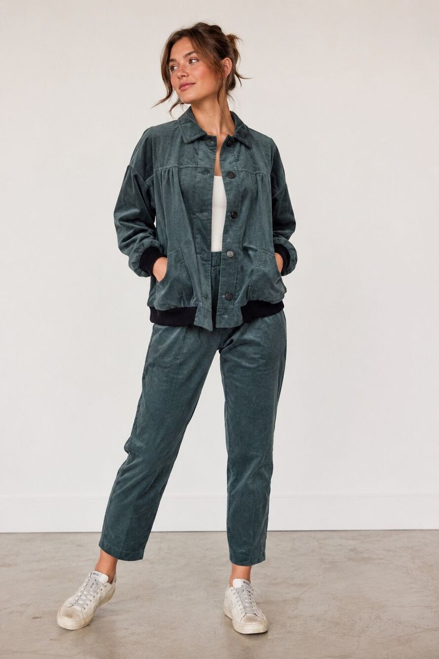 Vintage women’s 2 pc set coat  pants sage green velvet plush 70s Small jogging v